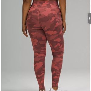 Wunder Train High-Rise Tight 28"Heritage 365 Camo Brier Rose Multi